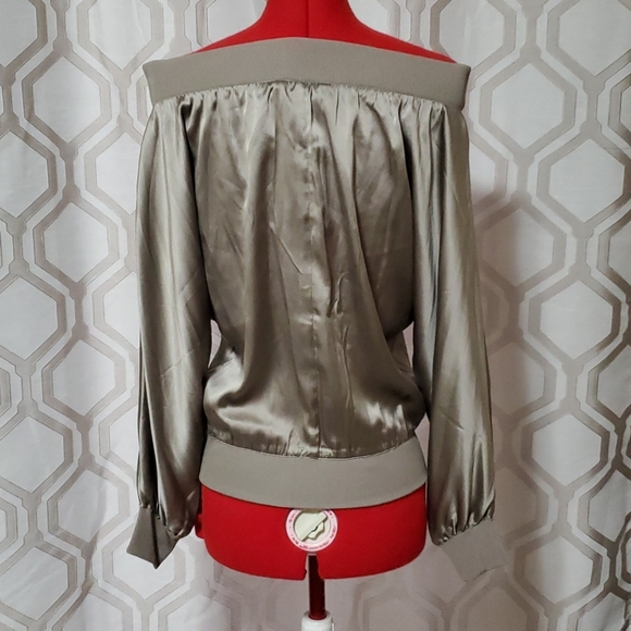 🔥host pick🔥 silk off the shoulder jacket - Picture 3 of 7
